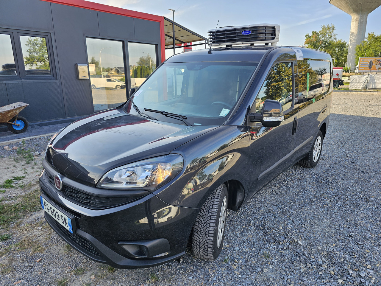 FIAT DOBLO CHLODNIA MROZNIA CARRIER - 20 C KLIMA EURO6 - Hladilno vozilo: slika 1 FIAT DOBLO CHLODNIA MROZNIA CARRIER - 20 C KLIMA EURO6 - Hladilno vozilo: slika 1