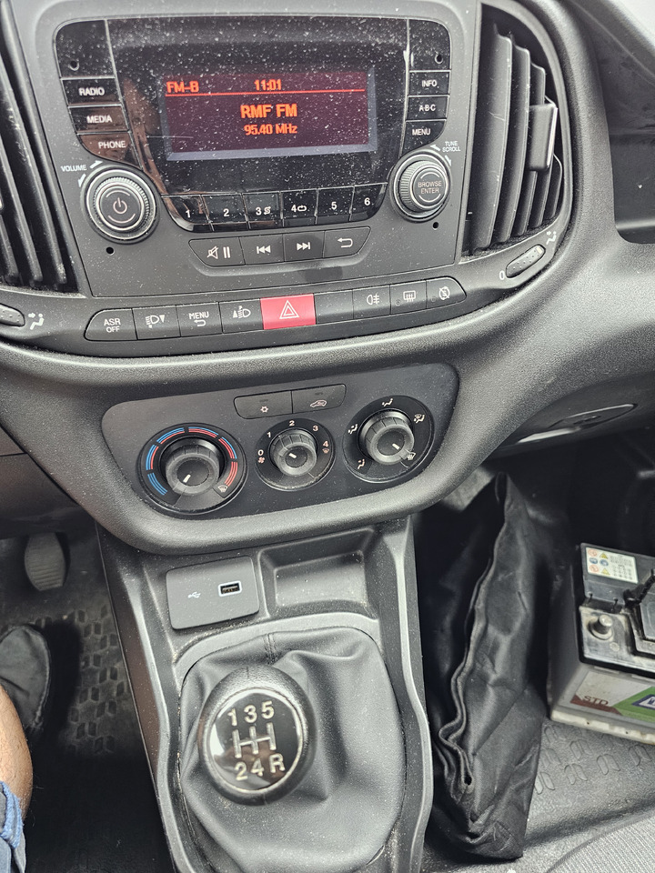 FIAT DOBLO CHLODNIA MROZNIA CARRIER - 20 C KLIMA EURO6 - Hladilno vozilo: slika 4 FIAT DOBLO CHLODNIA MROZNIA CARRIER - 20 C KLIMA EURO6 - Hladilno vozilo: slika 4