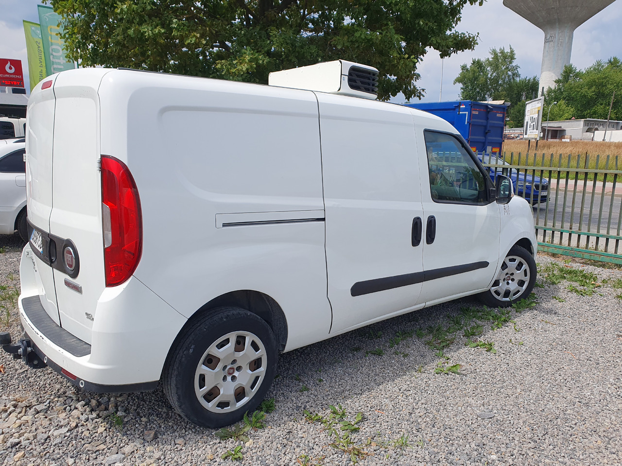 FIAT DOBLO LONG CHLODNIA carrier+230v KLIMA EURO6 - Hladilno vozilo: slika 3 FIAT DOBLO LONG CHLODNIA carrier+230v KLIMA EURO6 - Hladilno vozilo: slika 3