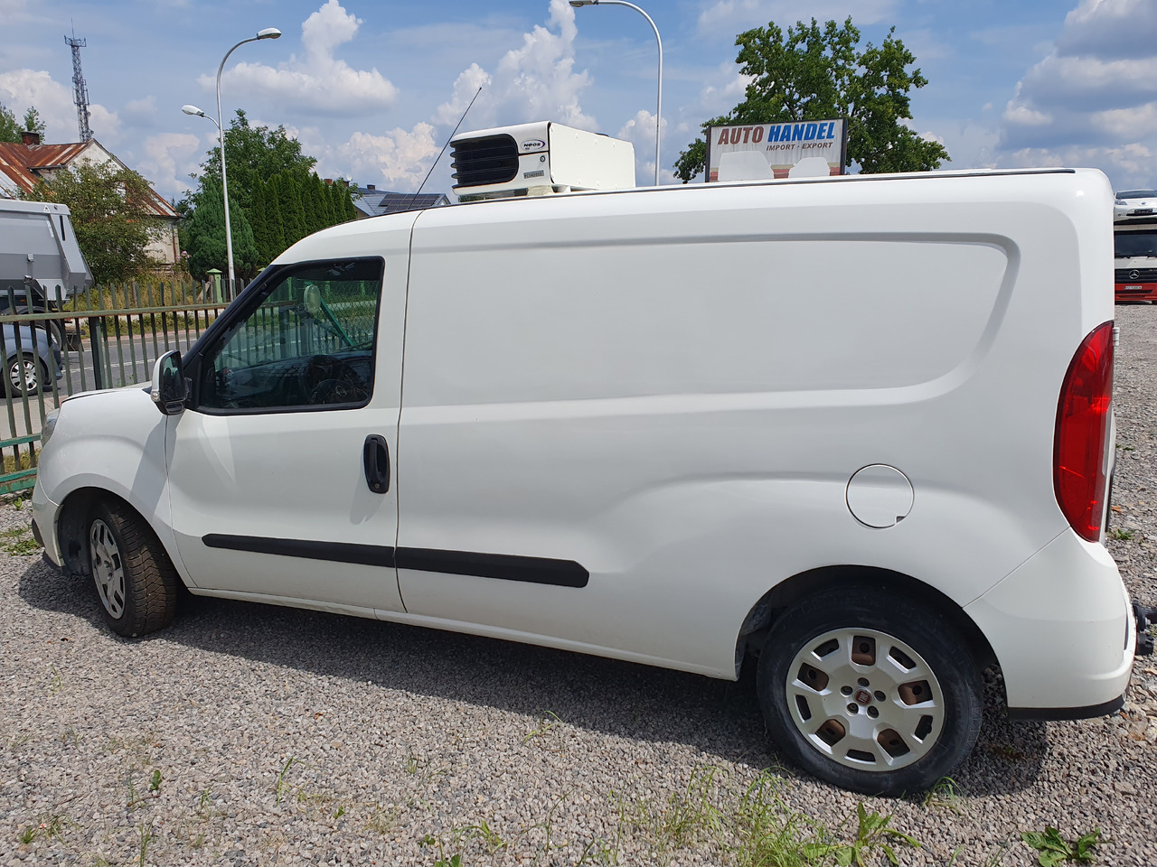 FIAT DOBLO LONG CHLODNIA carrier KLIMA EURO6 - Hladilno vozilo: slika 4 FIAT DOBLO LONG CHLODNIA carrier KLIMA EURO6 - Hladilno vozilo: slika 4