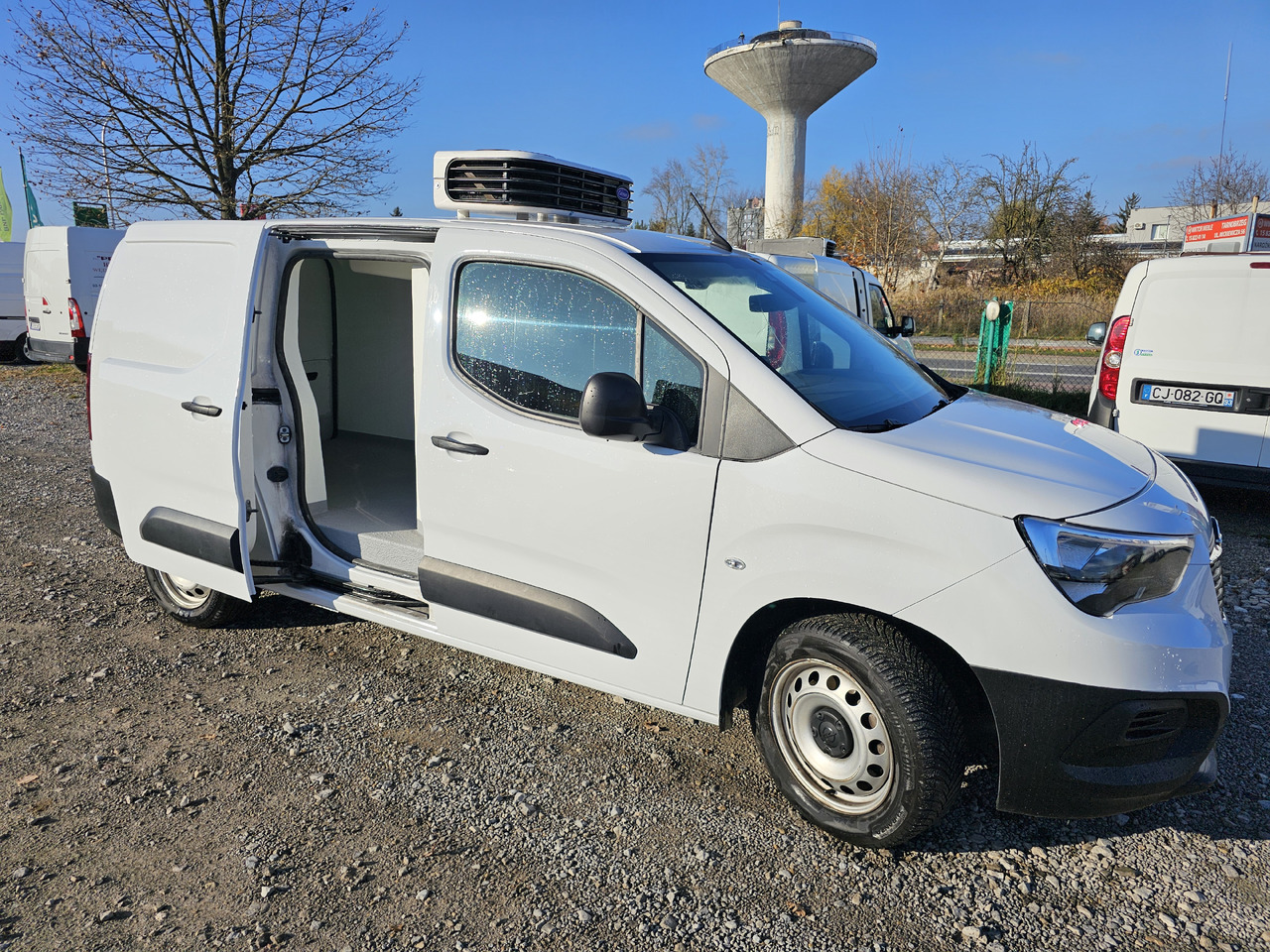 OPEL COMBO MAXI LONG CHLODNIA MROZNIA CARRIER KLIMA EURO6 - Hladilno vozilo: slika 4 OPEL COMBO MAXI LONG CHLODNIA MROZNIA CARRIER KLIMA EURO6 - Hladilno vozilo: slika 4