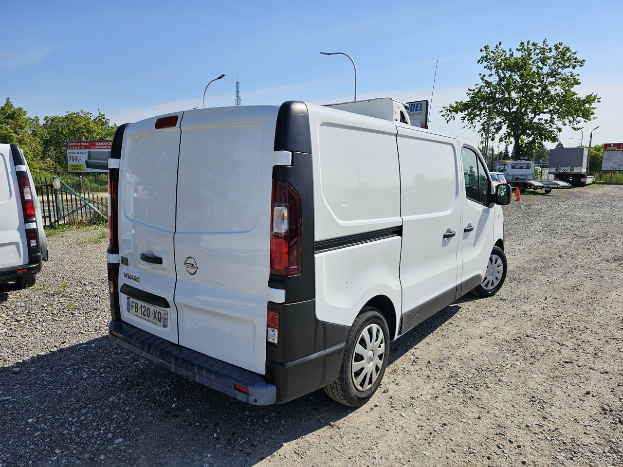 Opel VIVARO CHLODNIA CARRIER+230V KLIMA NAVI EURO6 - Hladilno vozilo: slika 3 Opel VIVARO CHLODNIA CARRIER+230V KLIMA NAVI EURO6 - Hladilno vozilo: slika 3