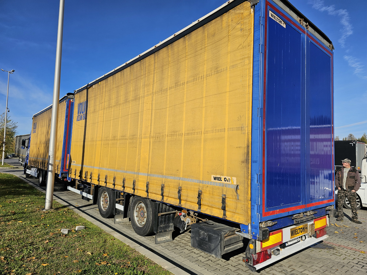 VOLVO FH460 ZESTAW TANDEM 120 M3 PRZEJAZDOWY + PRZYCZEPA FIRANKA SAF - Tovornjak s ponjavo: slika 5 VOLVO FH460 ZESTAW TANDEM 120 M3 PRZEJAZDOWY + PRZYCZEPA FIRANKA SAF - Tovornjak s ponjavo: slika 5