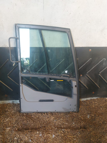 Excavator Door - Vrata in deli za Bager: slika 2 Excavator Door - Vrata in deli za Bager: slika 2