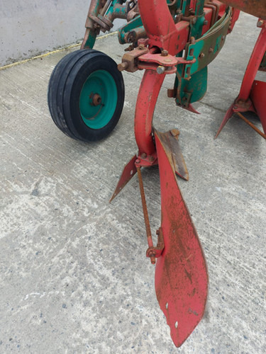 Kverneland ES 100-200-28 - Plug: slika 2 Kverneland ES 100-200-28 - Plug: slika 2