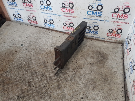 Case 5120, 5130, 5150, 5220 Rail Support Rh 1531066c1, T104005 - Vzmetenje kabine: slika 2 Case 5120, 5130, 5150, 5220 Rail Support Rh 1531066c1, T104005 - Vzmetenje kabine: slika 2