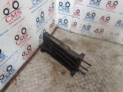 Case 5120, 5130, 5150, 5220 Rail Support Rh 1531066c1, T104005 - Vzmetenje kabine: slika 3 Case 5120, 5130, 5150, 5220 Rail Support Rh 1531066c1, T104005 - Vzmetenje kabine: slika 3