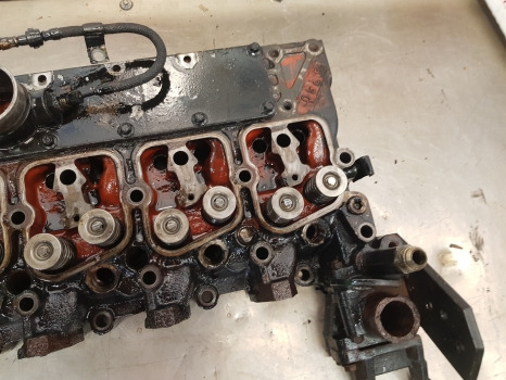 Case 5140, 5130, 5150 Engine Cylinder Head S433911273-10, J929735, J910276 - Glava motorja: slika 3 Case 5140, 5130, 5150 Engine Cylinder Head S433911273-10, J929735, J910276 - Glava motorja: slika 3