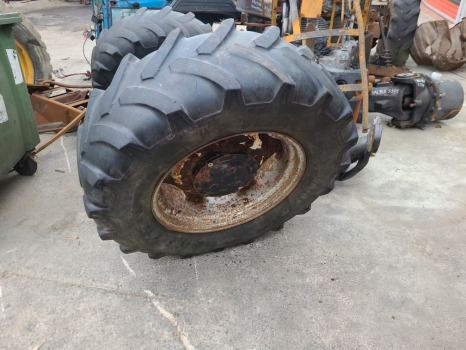 Case Jx80 New Hollland Td5, Td5000 Fiat 90, 93,94 Front Wheel Rim 340x85r24 - Platišče za Kmetijski stroj: slika 1 Case Jx80 New Hollland Td5, Td5000 Fiat 90, 93,94 Front Wheel Rim 340x85r24 - Platišče za Kmetijski stroj: slika 1
