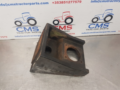 Case Maxxum 5120, 5140, 5130, 5240 Cab Front Support 1530867c1, 120205a2 - Vzmetenje kabine: slika 2 Case Maxxum 5120, 5140, 5130, 5240 Cab Front Support 1530867c1, 120205a2 - Vzmetenje kabine: slika 2