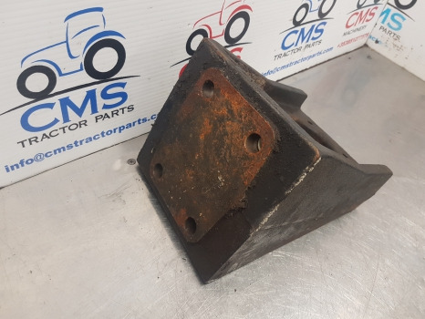 Case Maxxum 5120, 5140, 5130, 5240 Cab Front Support 1530867c1, 120205a2 - Vzmetenje kabine: slika 4 Case Maxxum 5120, 5140, 5130, 5240 Cab Front Support 1530867c1, 120205a2 - Vzmetenje kabine: slika 4