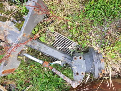 Claas Arion 420, Carraro 20-19 Front Axle Complete 340507, 125812, 068550 - Os in deli: slika 2 Claas Arion 420, Carraro 20-19 Front Axle Complete 340507, 125812, 068550 - Os in deli: slika 2