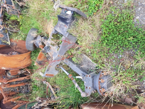 Claas Arion 420, Carraro 20-19 Front Axle Complete 340507, 125812, 068550 - Os in deli: slika 1 Claas Arion 420, Carraro 20-19 Front Axle Complete 340507, 125812, 068550 - Os in deli: slika 1