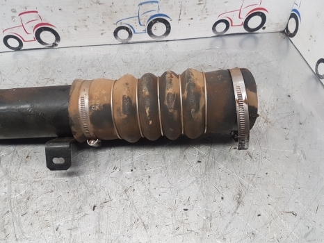Claas Arion 500, 600 Series 640 Intercooler Air Pipe 0021503581, 0021503393 - Vmesni hladilnik za Traktor: slika 3 Claas Arion 500, 600 Series 640 Intercooler Air Pipe 0021503581, 0021503393 - Vmesni hladilnik za Traktor: slika 3