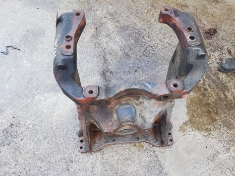 Claas Arion 640, 460, 430, Ares Front Axle Support Bolster 0011223581, 11020370 - Sprednja os za Kmetijski stroj: slika 1 Claas Arion 640, 460, 430, Ares Front Axle Support Bolster 0011223581, 11020370 - Sprednja os za Kmetijski stroj: slika 1