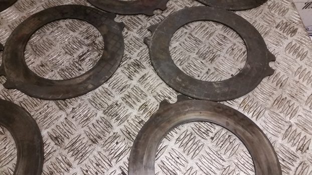 Deutz Agrotron 6.15 Rear Axle Brake Disc Plate Set 04417528 - Zavorni diski za Traktor: slika 5 Deutz Agrotron 6.15 Rear Axle Brake Disc Plate Set 04417528 - Zavorni diski za Traktor: slika 5
