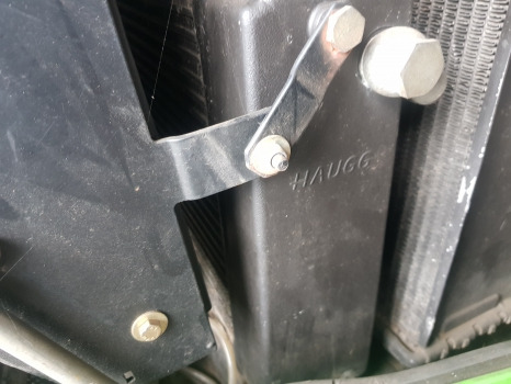 Deutz Agrotron M620, M610, M615,m640,ttv620, 610, Oil Cooler 0.015.6911.2/10 - Hladilnik motorja: slika 5 Deutz Agrotron M620, M610, M615,m640,ttv620, 610, Oil Cooler 0.015.6911.2/10 - Hladilnik motorja: slika 5