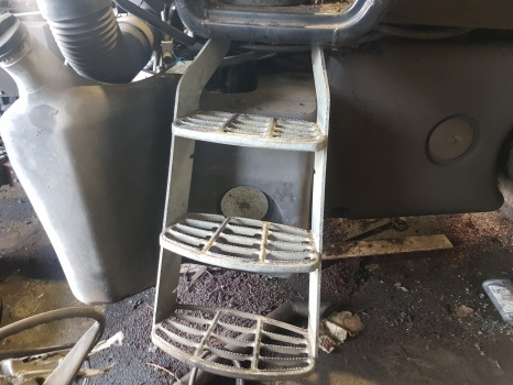 Deutz Fahr Agrotron M620,ttv,mk3, Cab Footstep 04428714.4/10 - Vstopni prag: slika 1 Deutz Fahr Agrotron M620,ttv,mk3, Cab Footstep 04428714.4/10 - Vstopni prag: slika 1