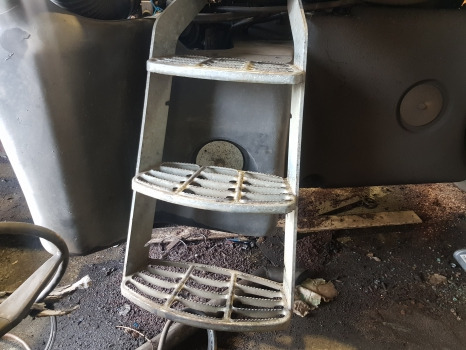 Deutz Fahr Agrotron M620,ttv,mk3, Cab Footstep 04428714.4/10 - Vstopni prag: slika 2 Deutz Fahr Agrotron M620,ttv,mk3, Cab Footstep 04428714.4/10 - Vstopni prag: slika 2