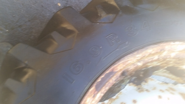 Fiat 90-90, 90 Series Rear Wheel And Tyre 16.9 R34 - Kompletno kolo za Kmetijski stroj: slika 4 Fiat 90-90, 90 Series Rear Wheel And Tyre 16.9 R34 - Kompletno kolo za Kmetijski stroj: slika 4