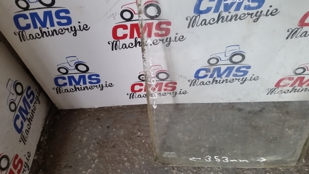 Fiat F, F-dt Series F140, F140dt, F110, F110dt Front Bottom Glass Right 5158494 - Okno in deli za Traktor: slika 3 Fiat F, F-dt Series F140, F140dt, F110, F110dt Front Bottom Glass Right 5158494 - Okno in deli za Traktor: slika 3