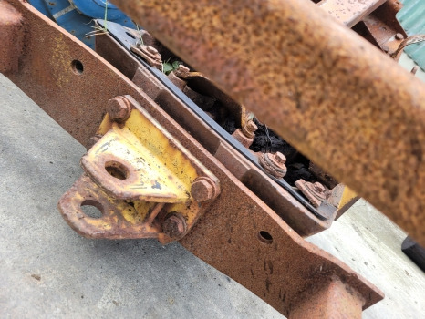 Fiat F130, F140, F120 Fwd Front Axle Support Frame Bolster 5147363, 5163236 - Vzmetenje: slika 5 Fiat F130, F140, F120 Fwd Front Axle Support Frame Bolster 5147363, 5163236 - Vzmetenje: slika 5