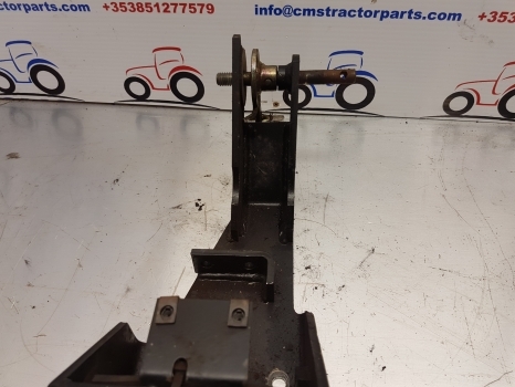 Ford 10 , 30 And Tw Series Brake Pedal Bracket For Super Q E9nn2k113ab - Pedal za Traktor: slika 3 Ford 10 , 30 And Tw Series Brake Pedal Bracket For Super Q E9nn2k113ab - Pedal za Traktor: slika 3