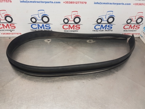 Ford 1000, 600 Series, 4000, 4600 Mudguard Rubber Gasket 81825478 - Blatnik: slika 1 Ford 1000, 600 Series, 4000, 4600 Mudguard Rubber Gasket 81825478 - Blatnik: slika 1