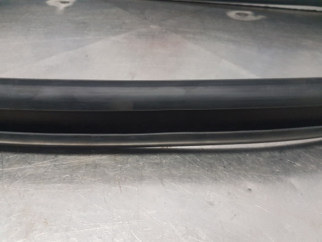 Ford 1000, 600 Series, 4000, 4600 Mudguard Rubber Gasket 81825478 - Blatnik: slika 4 Ford 1000, 600 Series, 4000, 4600 Mudguard Rubber Gasket 81825478 - Blatnik: slika 4