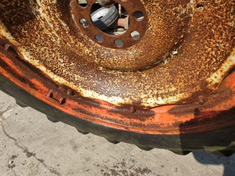 Ford 13.6 R38 Wheel - Kompletno kolo za Traktor: slika 3 Ford 13.6 R38 Wheel - Kompletno kolo za Traktor: slika 3