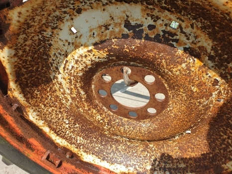 Ford 13.6 R38 Wheel - Kompletno kolo za Traktor: slika 2 Ford 13.6 R38 Wheel - Kompletno kolo za Traktor: slika 2