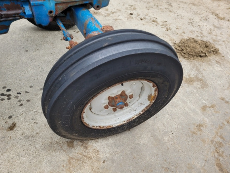 Ford 2600, 3600, 4600, 4000 Pair Front Wheel Rim And Tyre 7.50-16 Original Fomoco - Kompletno kolo: slika 5 Ford 2600, 3600, 4600, 4000 Pair Front Wheel Rim And Tyre 7.50-16 Original Fomoco - Kompletno kolo: slika 5