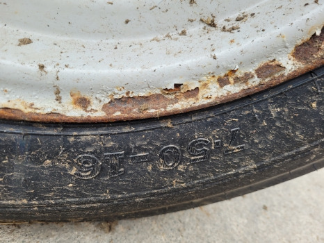 Ford 2600, 3600, 4600, 4000 Pair Front Wheel Rim And Tyre 7.50-16 Original Fomoco - Kompletno kolo: slika 3 Ford 2600, 3600, 4600, 4000 Pair Front Wheel Rim And Tyre 7.50-16 Original Fomoco - Kompletno kolo: slika 3