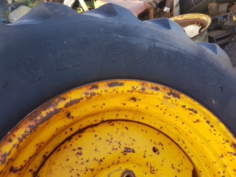 Ford 4550 Rear Wheel Rim And Tyre 18.4-26, 5% Grip, 6 Inches Centre Hole - Kompletno kolo za Traktor: slika 4 Ford 4550 Rear Wheel Rim And Tyre 18.4-26, 5% Grip, 6 Inches Centre Hole - Kompletno kolo za Traktor: slika 4