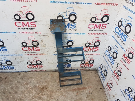 Ford 5110, 5610, 6610, 7610 Ap Cab Foot Step Rhs 83955307 - Vstopni prag: slika 1 Ford 5110, 5610, 6610, 7610 Ap Cab Foot Step Rhs 83955307 - Vstopni prag: slika 1
