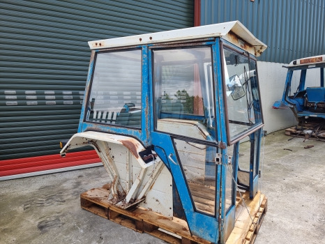 Ford 5600, 6600, 7600, 5000, 6000 Complete Cab, Fritzmeier Cab, Cab No58 - Kabina: slika 3 Ford 5600, 6600, 7600, 5000, 6000 Complete Cab, Fritzmeier Cab, Cab No58 - Kabina: slika 3