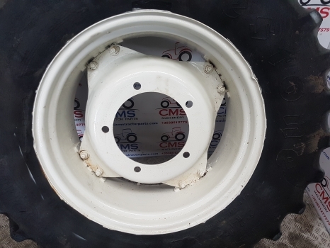 Ford 5640 , 6640 , 7740, 7840 , 8240 , 8340 28 Inch 5 Stud Wheel E5nn1050ka12g - Kompletno kolo za Traktor: slika 2 Ford 5640 , 6640 , 7740, 7840 , 8240 , 8340 28 Inch 5 Stud Wheel E5nn1050ka12g - Kompletno kolo za Traktor: slika 2