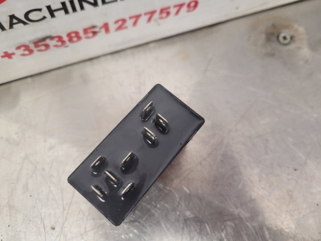Ford 5640, 6640, 7740, 7840, 8240, 8340 Pto Control Module, Relay 81869818 - Rele: slika 3 Ford 5640, 6640, 7740, 7840, 8240, 8340 Pto Control Module, Relay 81869818 - Rele: slika 3
