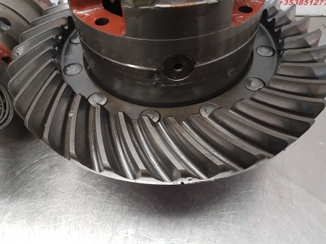 Ford 7600, 10, 100 Rear Bevel Gear Differential E0nn4209ca, E0nn4610da, 83927041 - Diferencialni menjalnik za Traktor: slika 4 Ford 7600, 10, 100 Rear Bevel Gear Differential E0nn4209ca, E0nn4610da, 83927041 - Diferencialni menjalnik za Traktor: slika 4