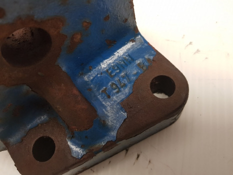 Ford 7840, 40 Series, Tstop Link Bracket Original 83991095 ,e9nnt947ba - Vzmetenje: slika 3 Ford 7840, 40 Series, Tstop Link Bracket Original 83991095 ,e9nnt947ba - Vzmetenje: slika 3