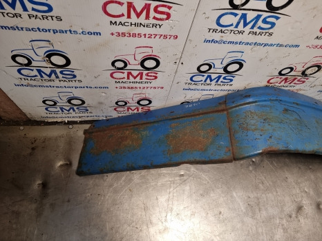 Ford 7840, 6640, 40 Series, Cab Mudguard Pair 82003106, 82003105 - Blatnik: slika 2 Ford 7840, 6640, 40 Series, Cab Mudguard Pair 82003106, 82003105 - Blatnik: slika 2