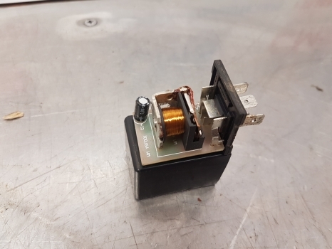 Ford 7840, 6640, 7740, 8240 Time Relay F0nn14n135ba, 84589329, 81867839 - Rele za Traktor: slika 4 Ford 7840, 6640, 7740, 8240 Time Relay F0nn14n135ba, 84589329, 81867839 - Rele za Traktor: slika 4