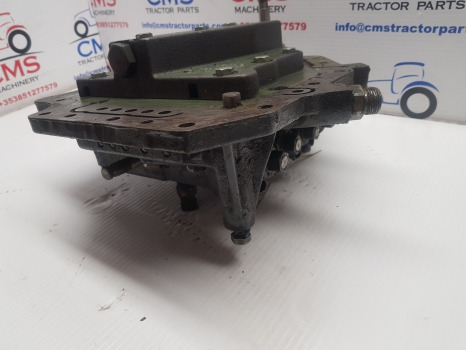 Ford 7840, 8240, 8340 Transmission Control Cover Plate F0nn7z479ag, F3nn7z479 - Transmission: slika 4 Ford 7840, 8240, 8340 Transmission Control Cover Plate F0nn7z479ag, F3nn7z479 - Transmission: slika 4