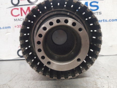 Ford New Holland 40 And Ts Series, 8240 Rear Clutch Housing, 82036853, 82016096 - Sklopka in deli za Kmetijski stroj: slika 4 Ford New Holland 40 And Ts Series, 8240 Rear Clutch Housing, 82036853, 82016096 - Sklopka in deli za Kmetijski stroj: slika 4