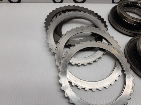 Ford New Holland 40 Series,ts,8240 Transmission Clutch Plate, Friction Disc Kit - Lamela sklopke za Traktor: slika 2 Ford New Holland 40 Series,ts,8240 Transmission Clutch Plate, Friction Disc Kit - Lamela sklopke za Traktor: slika 2