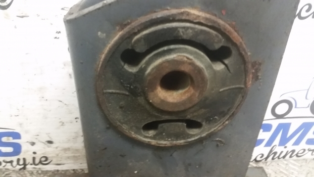 Ford New Holland 40, Ts Series Cab Mount 82021818 , 82021777 , 81866330 - Vzmetenje kabine za Traktor: slika 3 Ford New Holland 40, Ts Series Cab Mount 82021818 , 82021777 , 81866330 - Vzmetenje kabine za Traktor: slika 3