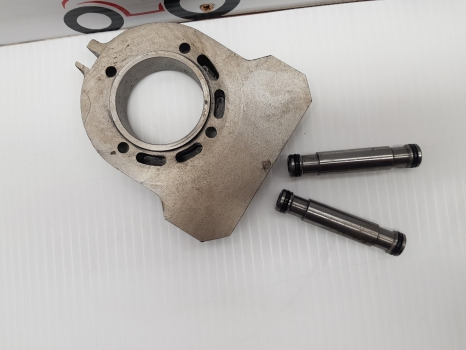 Ford New Holland 40,ts 8240,7740 Transmission Clutch Valve 81871385, F0nn7l575ac - Menjalnik: slika 2 Ford New Holland 40,ts 8240,7740 Transmission Clutch Valve 81871385, F0nn7l575ac - Menjalnik: slika 2
