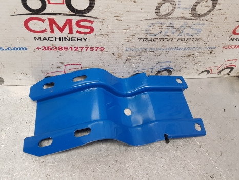 Ford Q, Sq Cab, 10, Tw, 30, 600 Series Cab Mudguard Bracket Support D5nn16n318a - Blatnik: slika 2 Ford Q, Sq Cab, 10, Tw, 30, 600 Series Cab Mudguard Bracket Support D5nn16n318a - Blatnik: slika 2