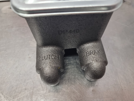 Ford Tw10, Tw Series, 9600 Brake Master Cylinder C7nn2140a, D3nn2140a - Zavorni cilinder za Kmetijski stroj: slika 4 Ford Tw10, Tw Series, 9600 Brake Master Cylinder C7nn2140a, D3nn2140a - Zavorni cilinder za Kmetijski stroj: slika 4