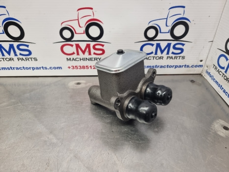 Ford Tw10, Tw Series, 9600 Brake Master Cylinder C7nn2140a, D3nn2140a - Zavorni cilinder za Kmetijski stroj: slika 1 Ford Tw10, Tw Series, 9600 Brake Master Cylinder C7nn2140a, D3nn2140a - Zavorni cilinder za Kmetijski stroj: slika 1